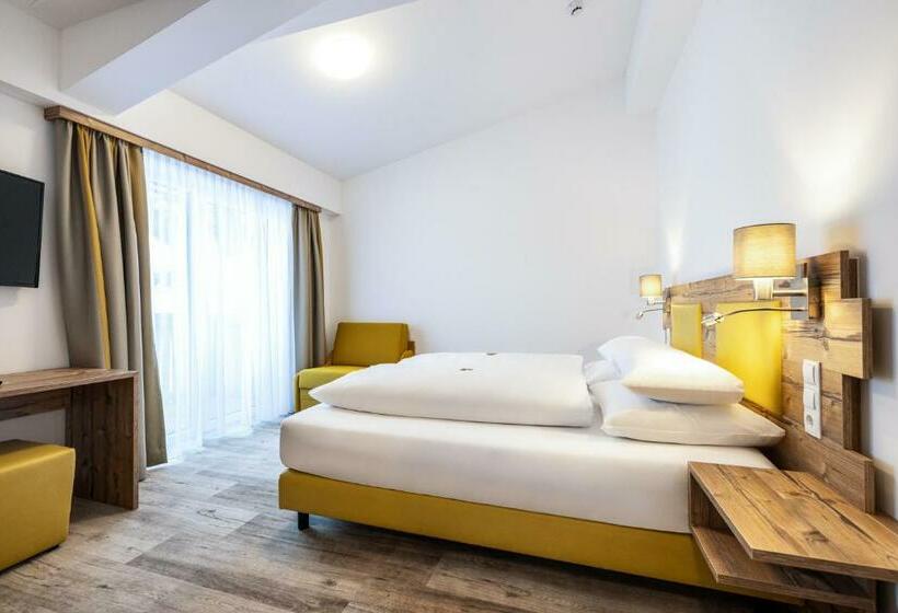 פנסיון Der Alpenblick