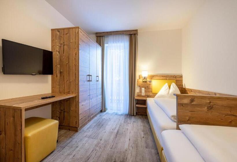 פנסיון Der Alpenblick