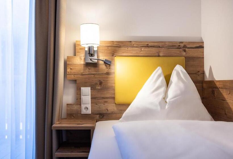 פנסיון Der Alpenblick