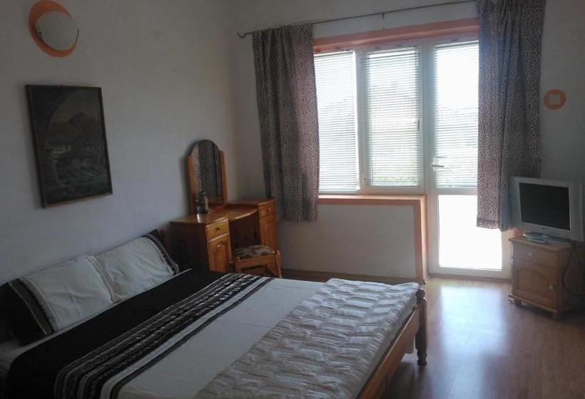 פנסיון Guest House Evin Rai