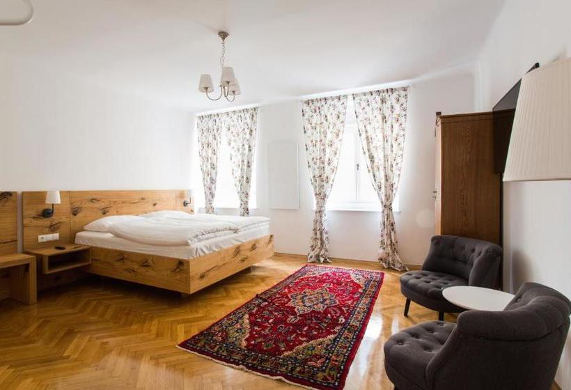 بنسيون Garni Am Marktplatz