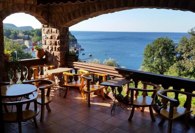 پانسیون Villa Sara Guesthouse