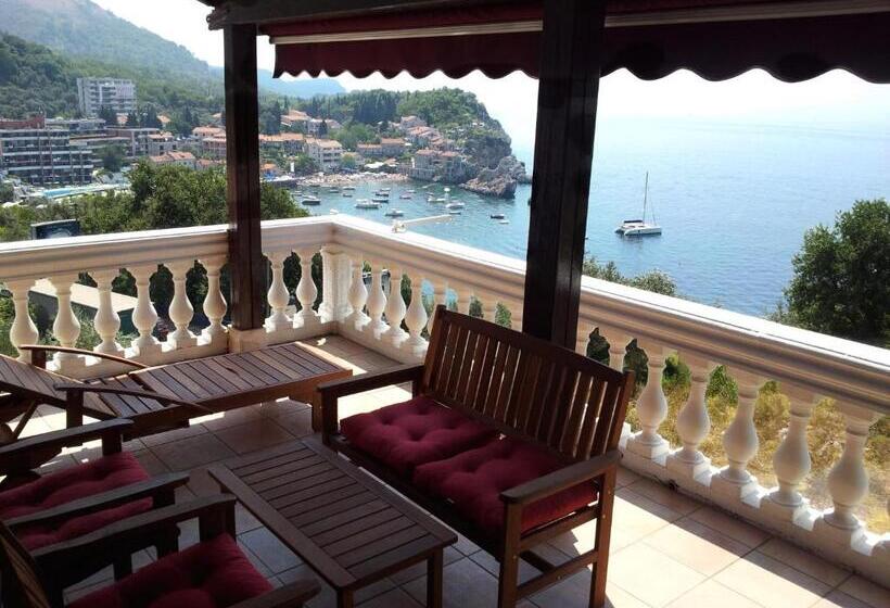 پانسیون Villa Sara Guesthouse