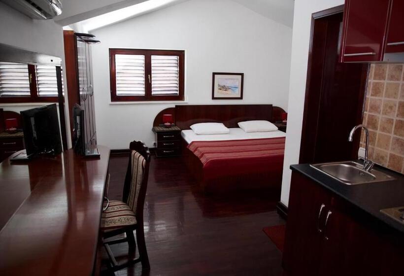 پانسیون Villa Sara Guesthouse