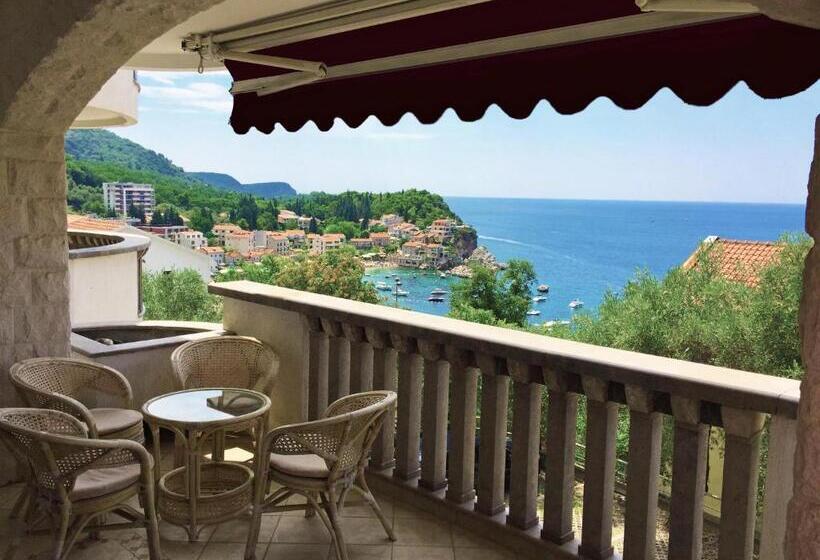 پانسیون Villa Sara Guesthouse