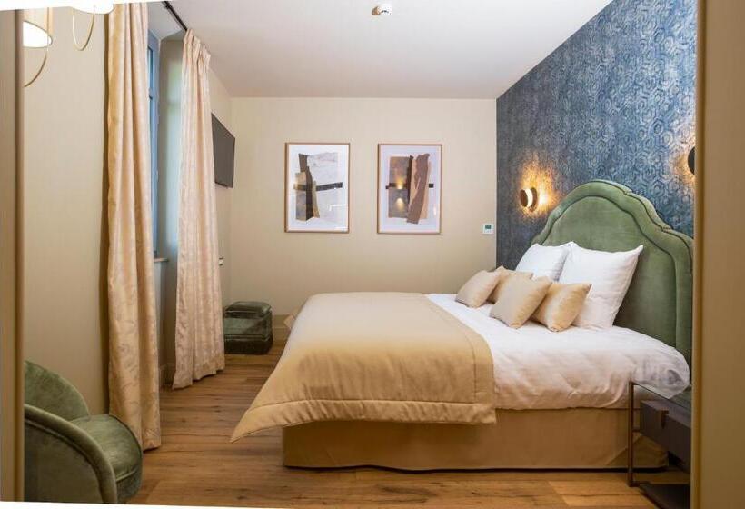 Отель Clos Castel Villas Spa