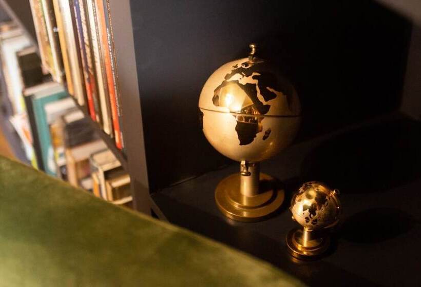 ホテル Hôtel   Restaurant Le Globe