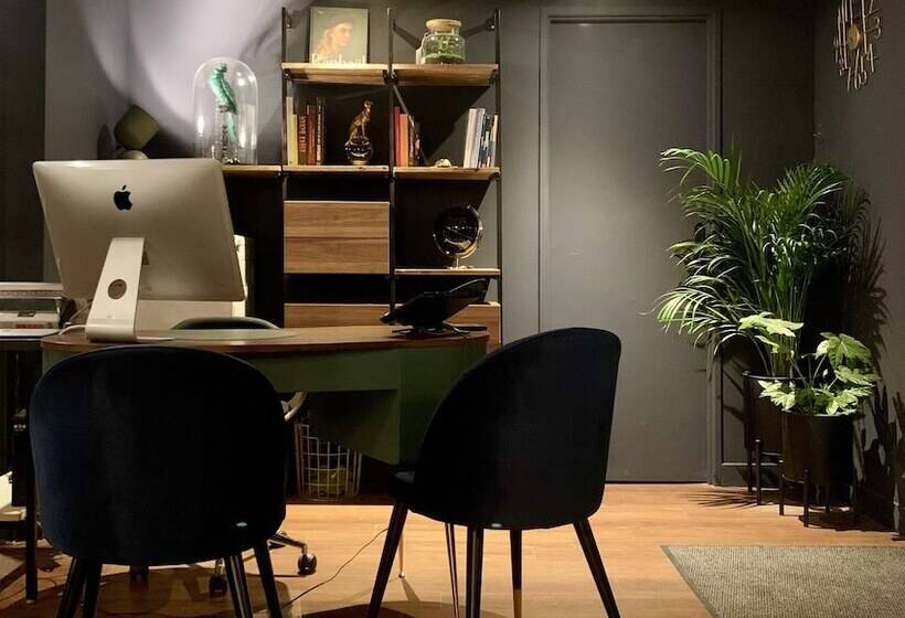 ホテル Hôtel   Restaurant Le Globe