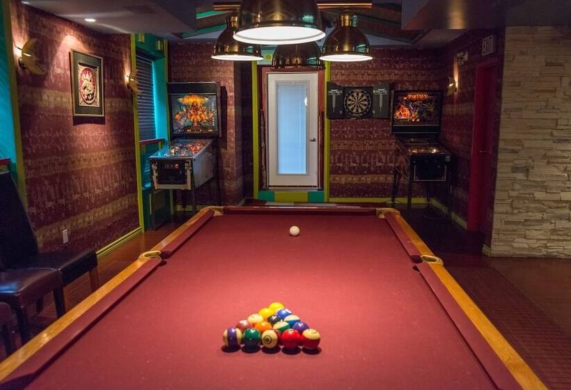 Mariaggi's Theme Suite Hotel & Spa