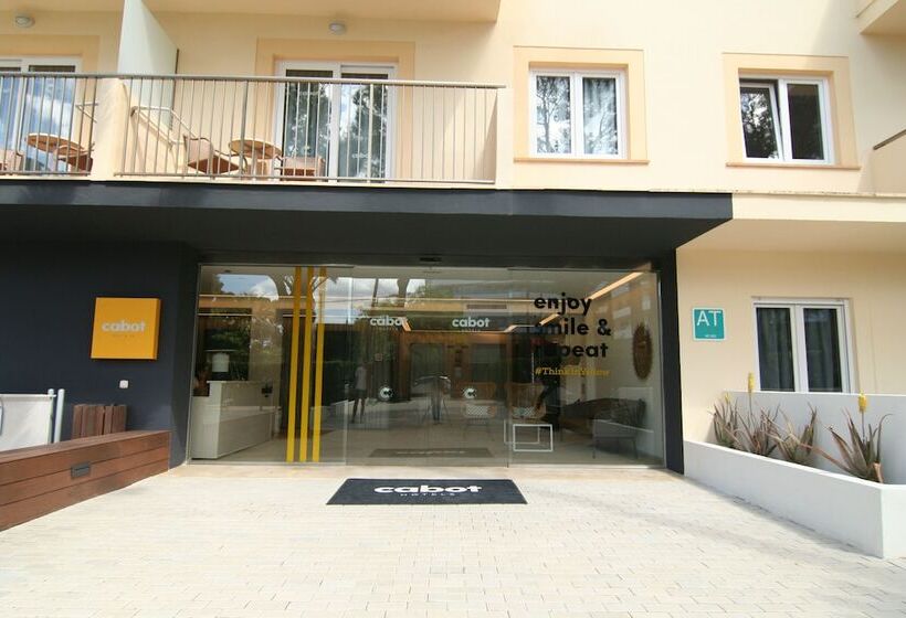 Cabot Tres Torres Apartments