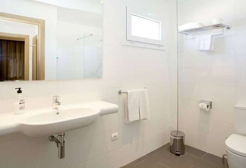 Cabot Tres Torres Apartments