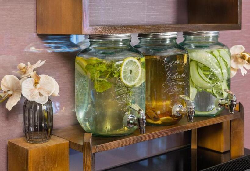 Carlton Hotel Buda Castle