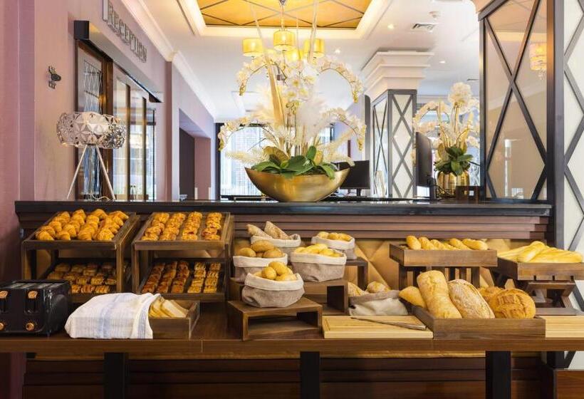 Carlton Hotel Buda Castle