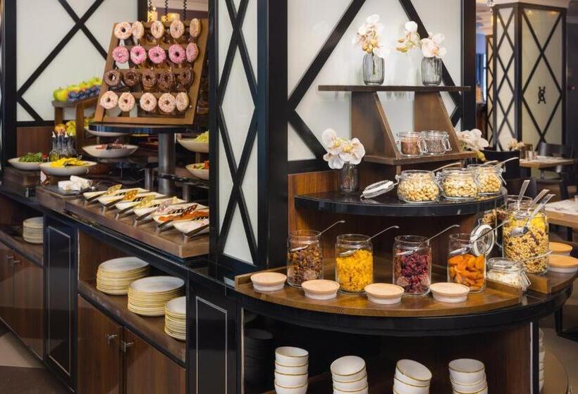 Carlton Hotel Buda Castle