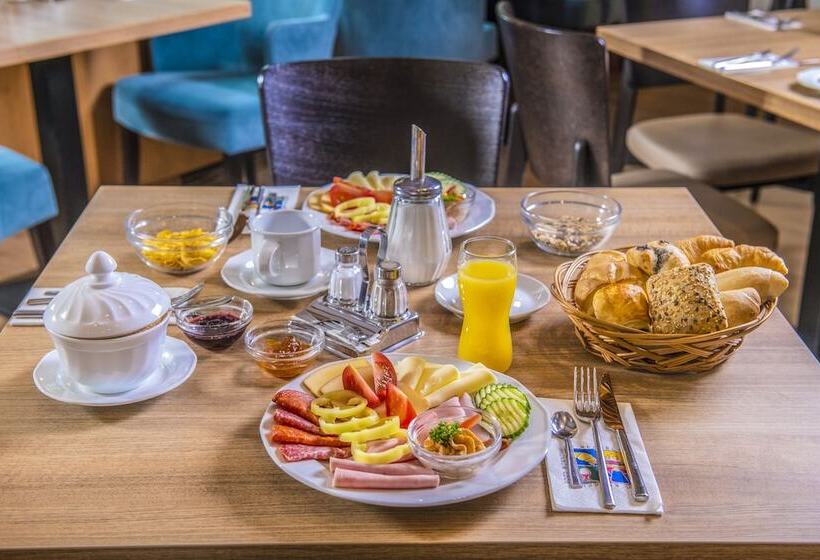 Corvin Hotel Budapest Corvin Wing