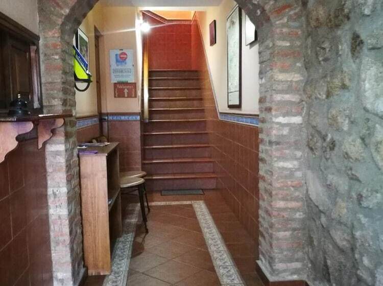 Hostal Hueso