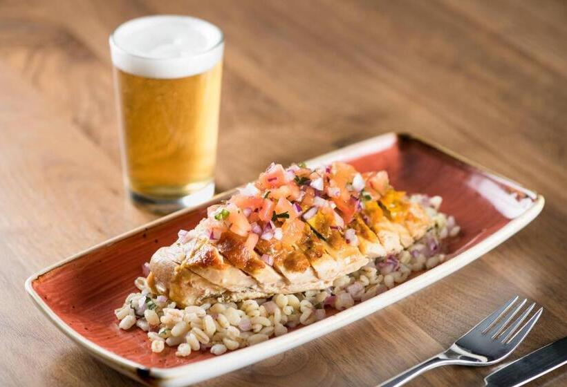 Ac Hotel Badajoz By Marriott