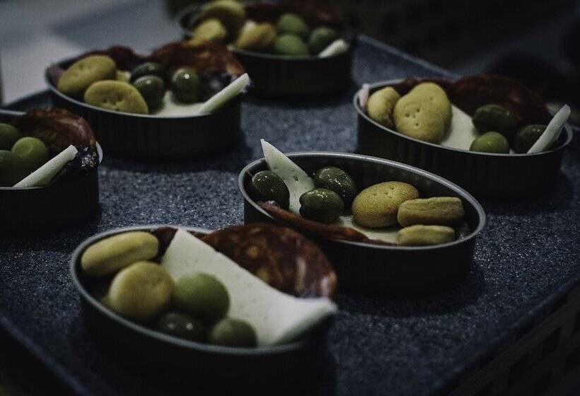 هتل Alua Suites Las Rocas