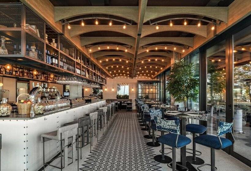 هتل Aravaca Village