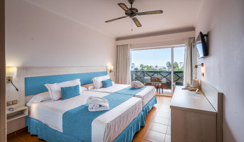 Отель Blue Sea Costa Bastian