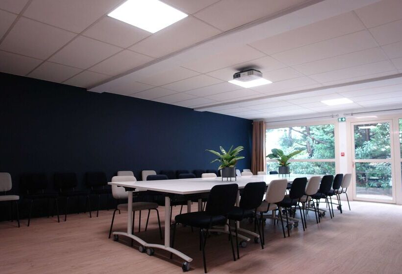 Brit Hotel Marseille Aéroport