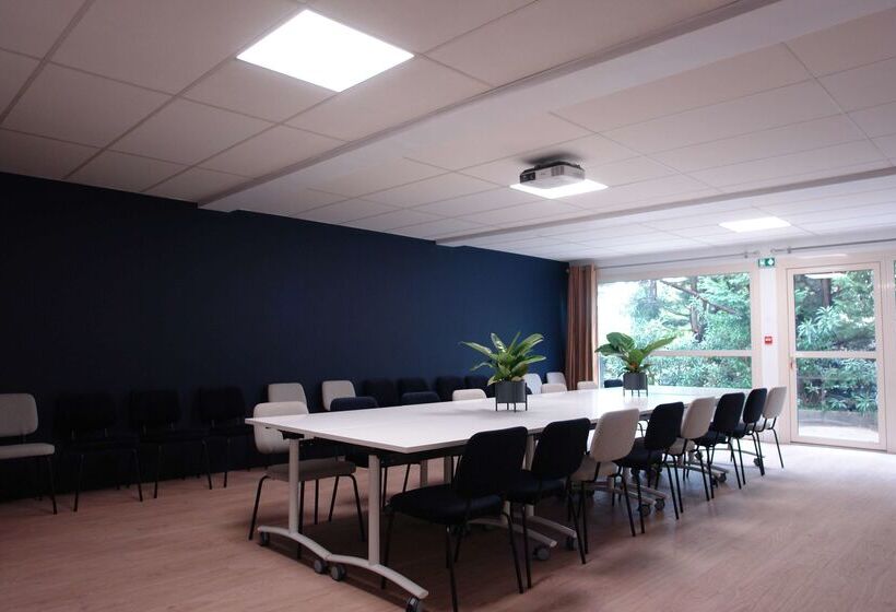 Brit Hotel Marseille Aéroport