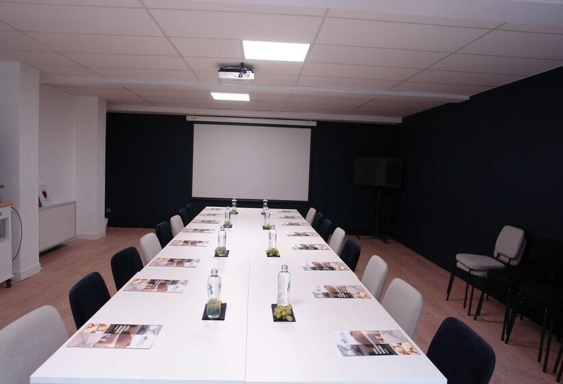 Brit Hotel Marseille Aéroport