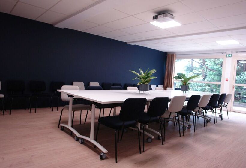 Brit Hotel Marseille Aéroport