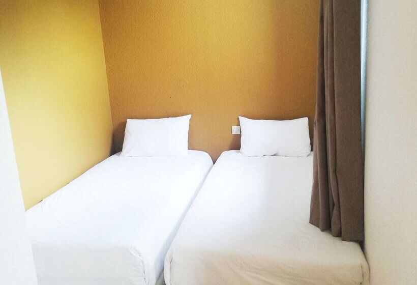 Brit Hotel Marseille Aéroport