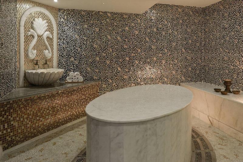 Cairo Marriott Hotel & Omar Khayyam Casino