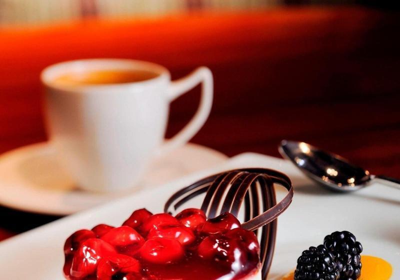 Cairo Marriott Hotel & Omar Khayyam Casino