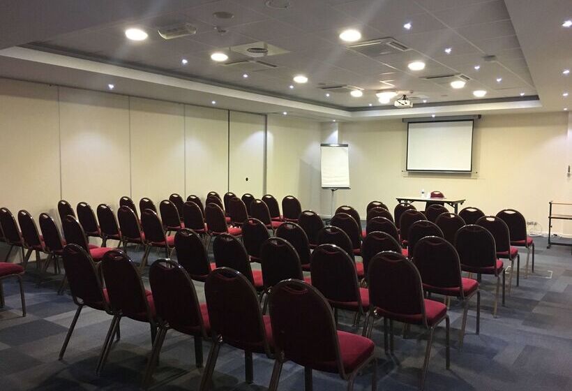 ホテル Campanile Marne La Vallee  Bussy Saint Georges