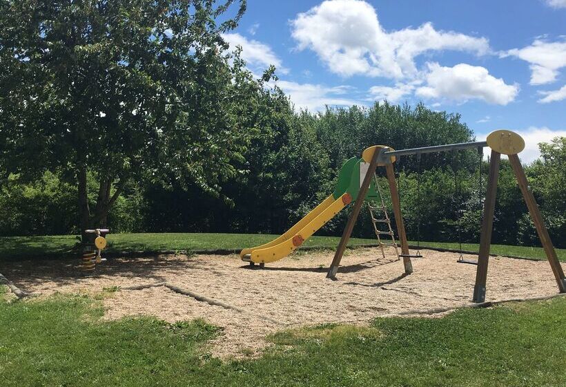 ホテル Campanile Marne La Vallee  Bussy Saint Georges