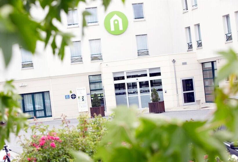 ホテル Campanile Marne La Vallee  Bussy Saint Georges