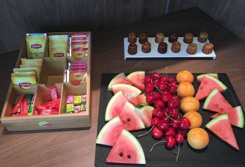 Отель Campanile Marne La Vallee  Bussy Saint Georges