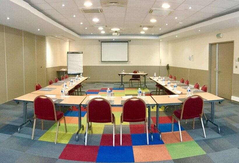 ホテル Campanile Marne La Vallee  Bussy Saint Georges