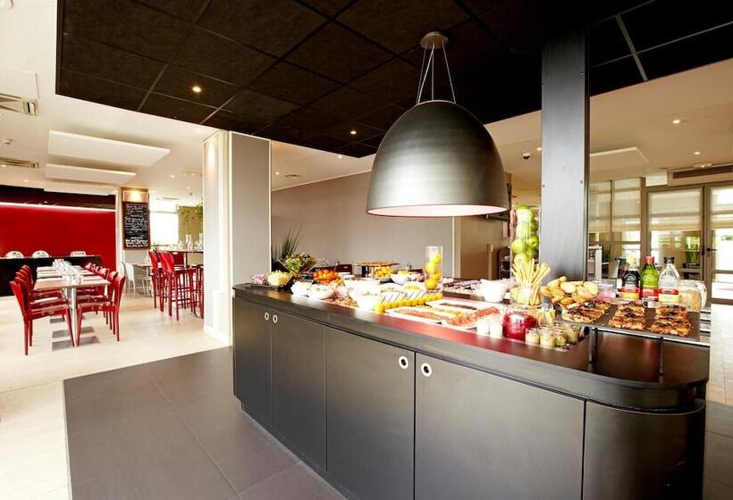 ホテル Campanile Marne La Vallee  Bussy Saint Georges