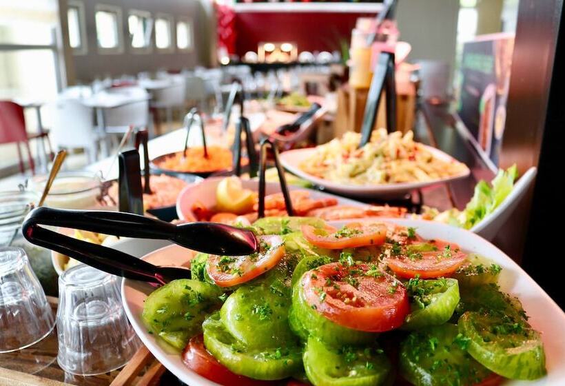 Отель Campanile Marne La Vallee  Bussy Saint Georges