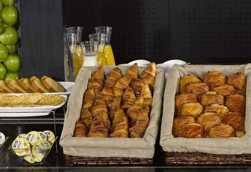 ホテル Campanile Marne La Vallee  Bussy Saint Georges