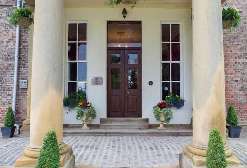 Отель Classic Lodges Solberge Hall