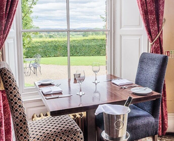 Отель Classic Lodges Solberge Hall