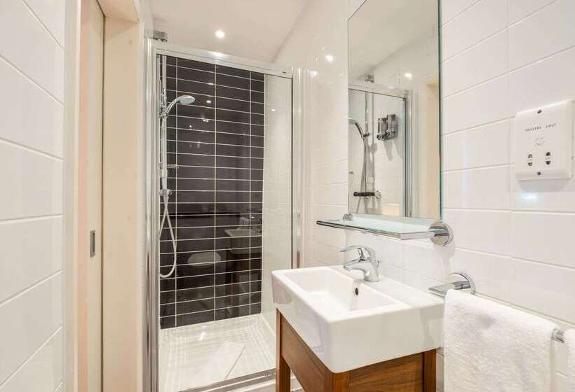 Отель King S Cross Express Inn