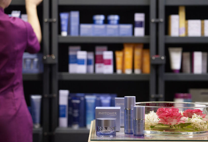 ホテル Dassia Chandris & Spa