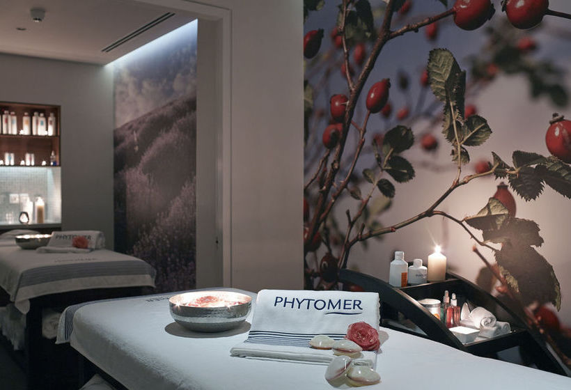 ホテル Dassia Chandris & Spa