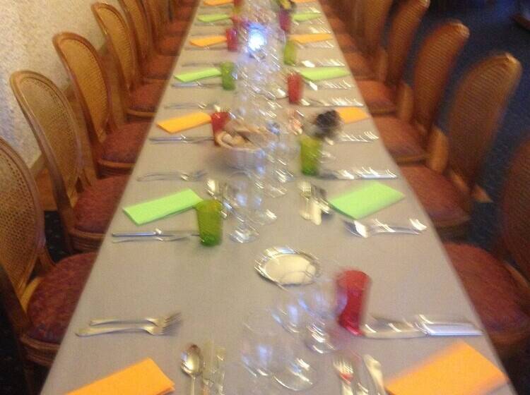 فندق De La Poste