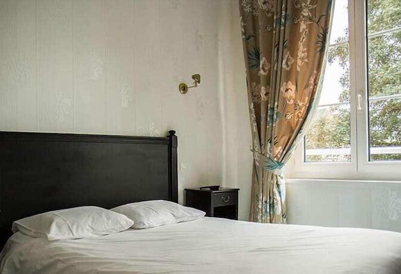 فندق De La Poste