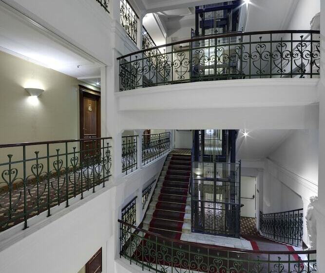 هتل De Londres Y De Inglaterra