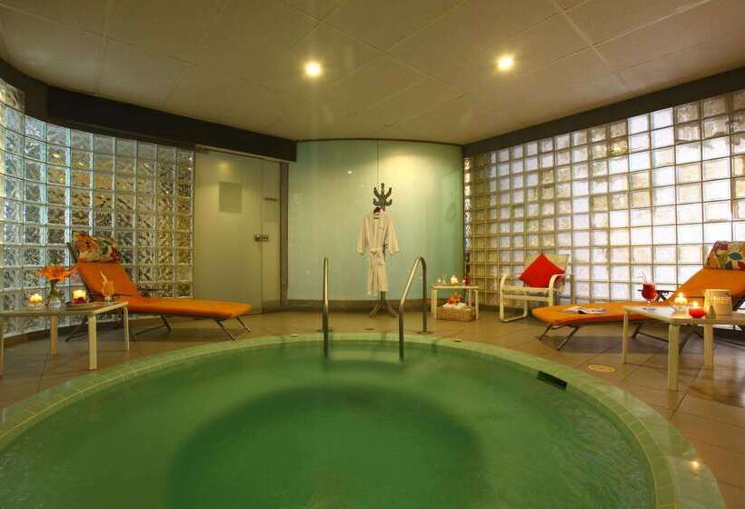 Delfines Hotel & Convention Center