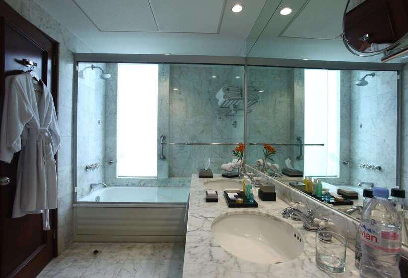 Delfines Hotel & Convention Center