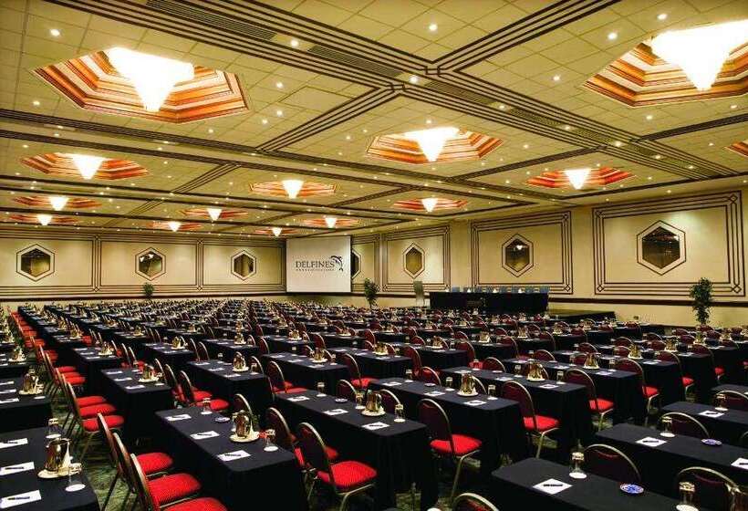 Delfines Hotel & Convention Center